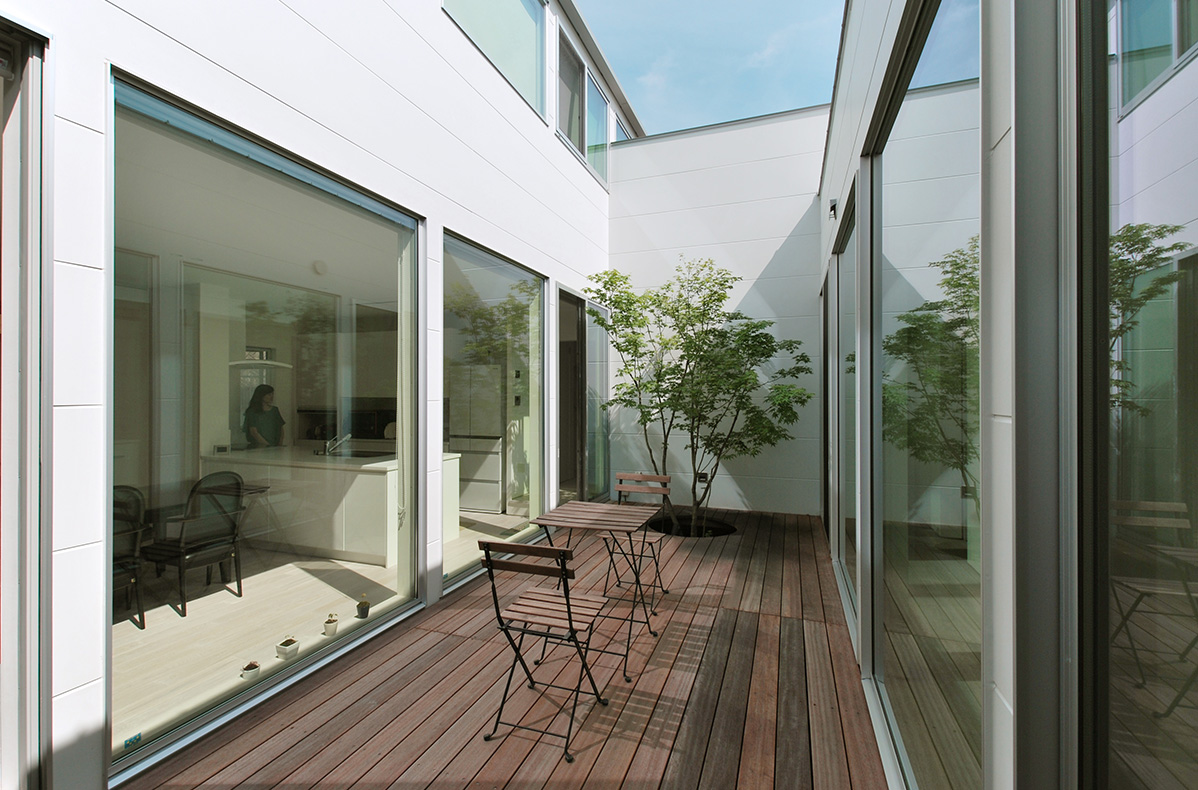 house_courtyard_photo_002