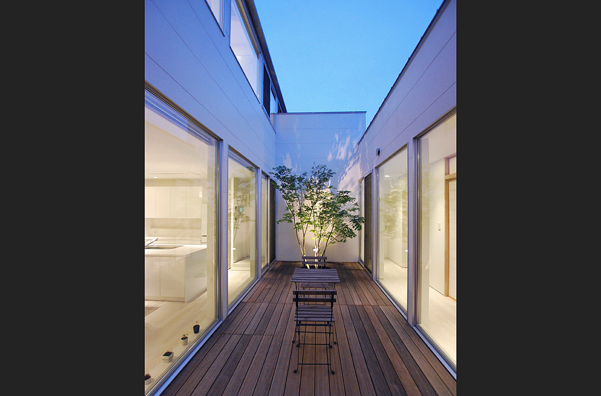 house_courtyard_photo_003